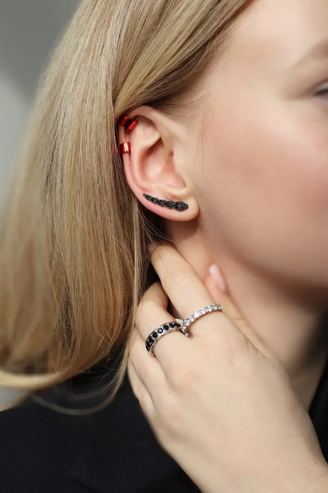 Серьги-зажимы из серебра с чёрными фианитами