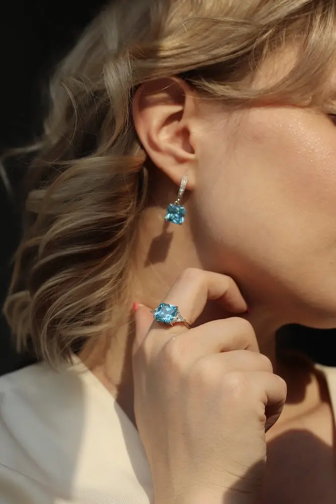 Серьги "TOSYA PREMIUM" с голубым фианитом