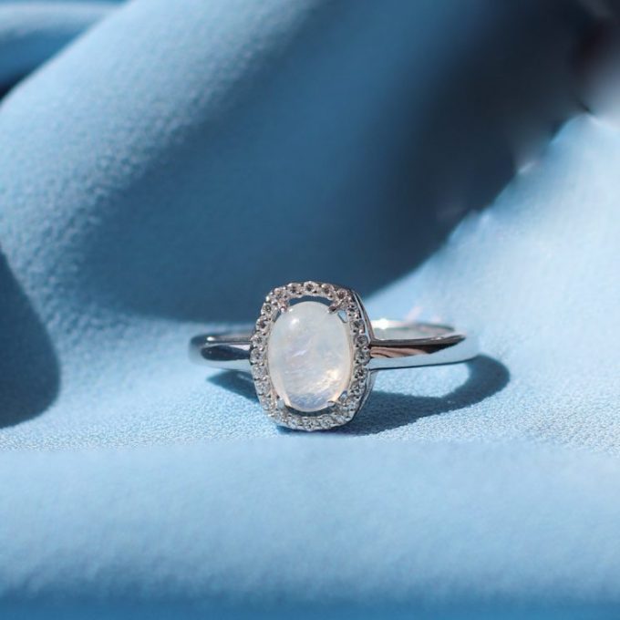 Кольцо с лунным камнем и фианитом Diamond